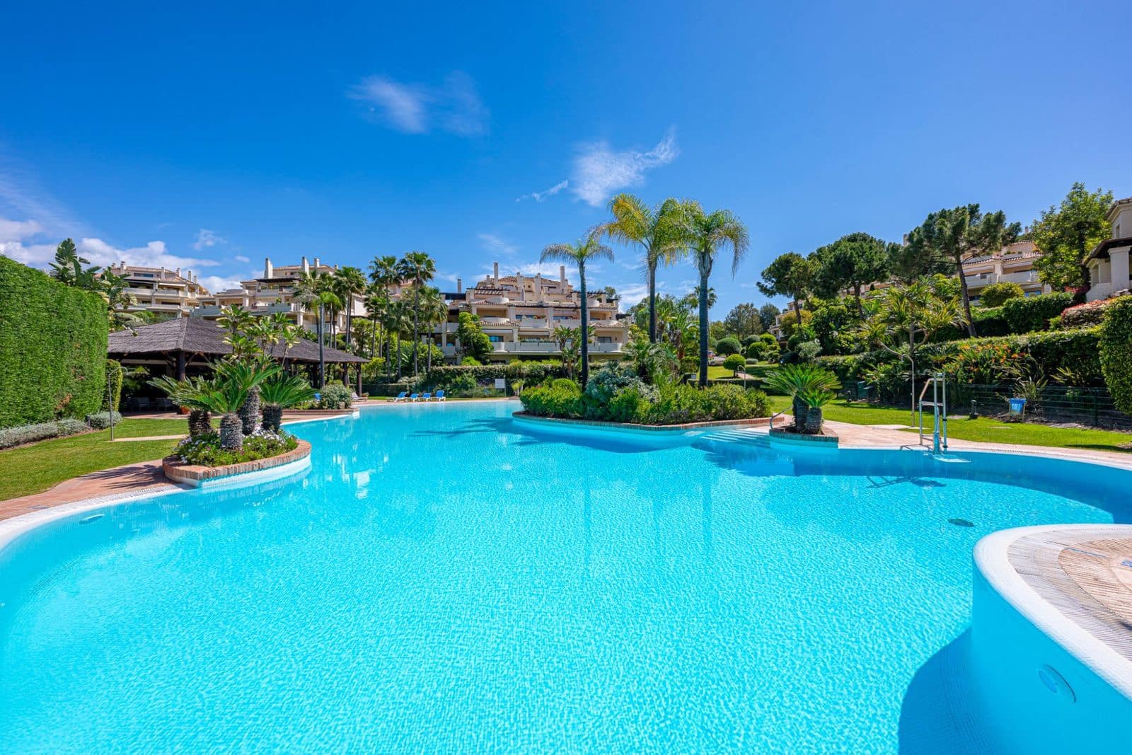 2 Zimmer Apartment zu verkaufen in Benahavis - 1.295.000 € (Ref: 9738758)