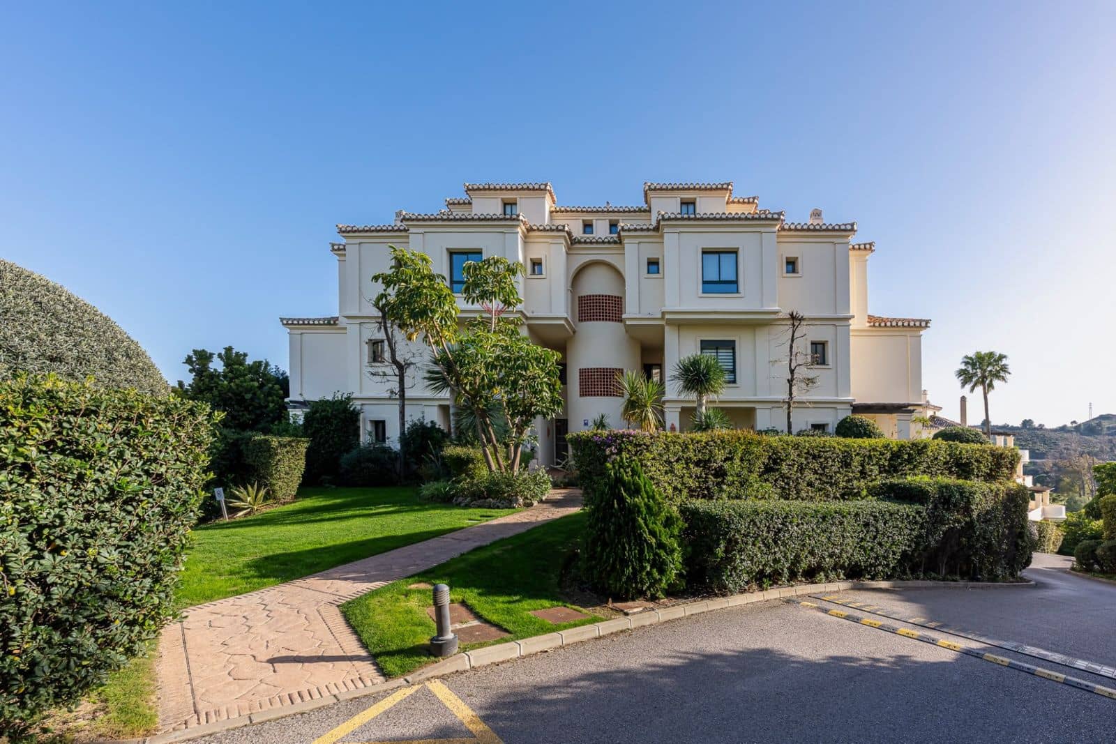 2 Zimmer Apartment zu verkaufen in Benahavis - 1.295.000 € (Ref: 9738758)