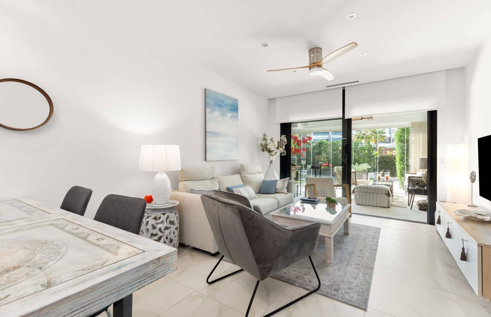 Apartamento de 2 habitaciones en Estepona en venta - 595.000 € (Ref: 9738759)