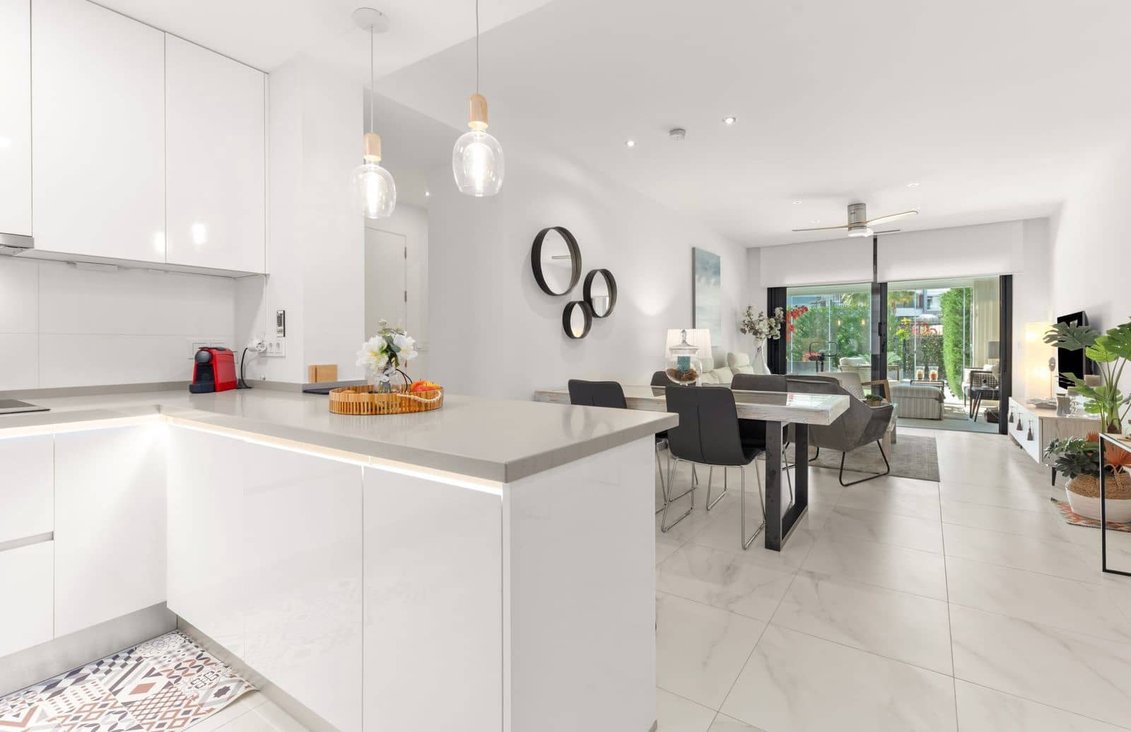 Apartamento de 2 habitaciones en Estepona en venta - 595.000 € (Ref: 9738759)