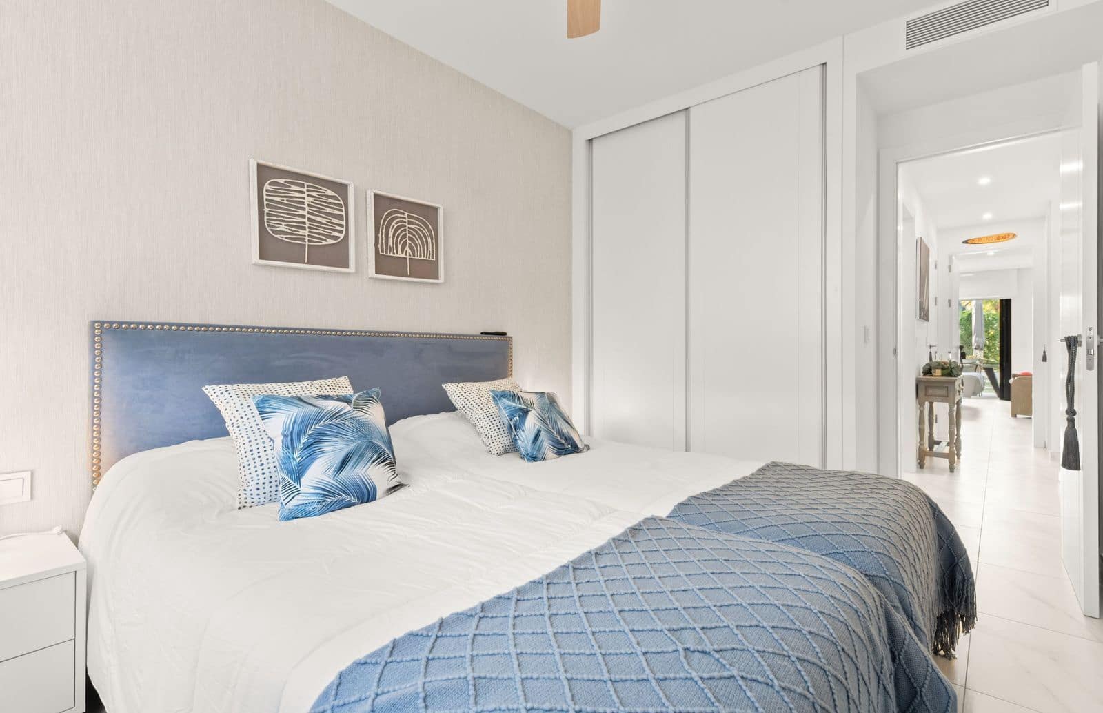 Apartamento de 2 habitaciones en Estepona en venta - 595.000 € (Ref: 9738759)