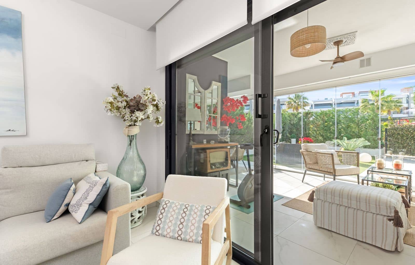 Apartamento de 2 habitaciones en Estepona en venta - 595.000 € (Ref: 9738759)