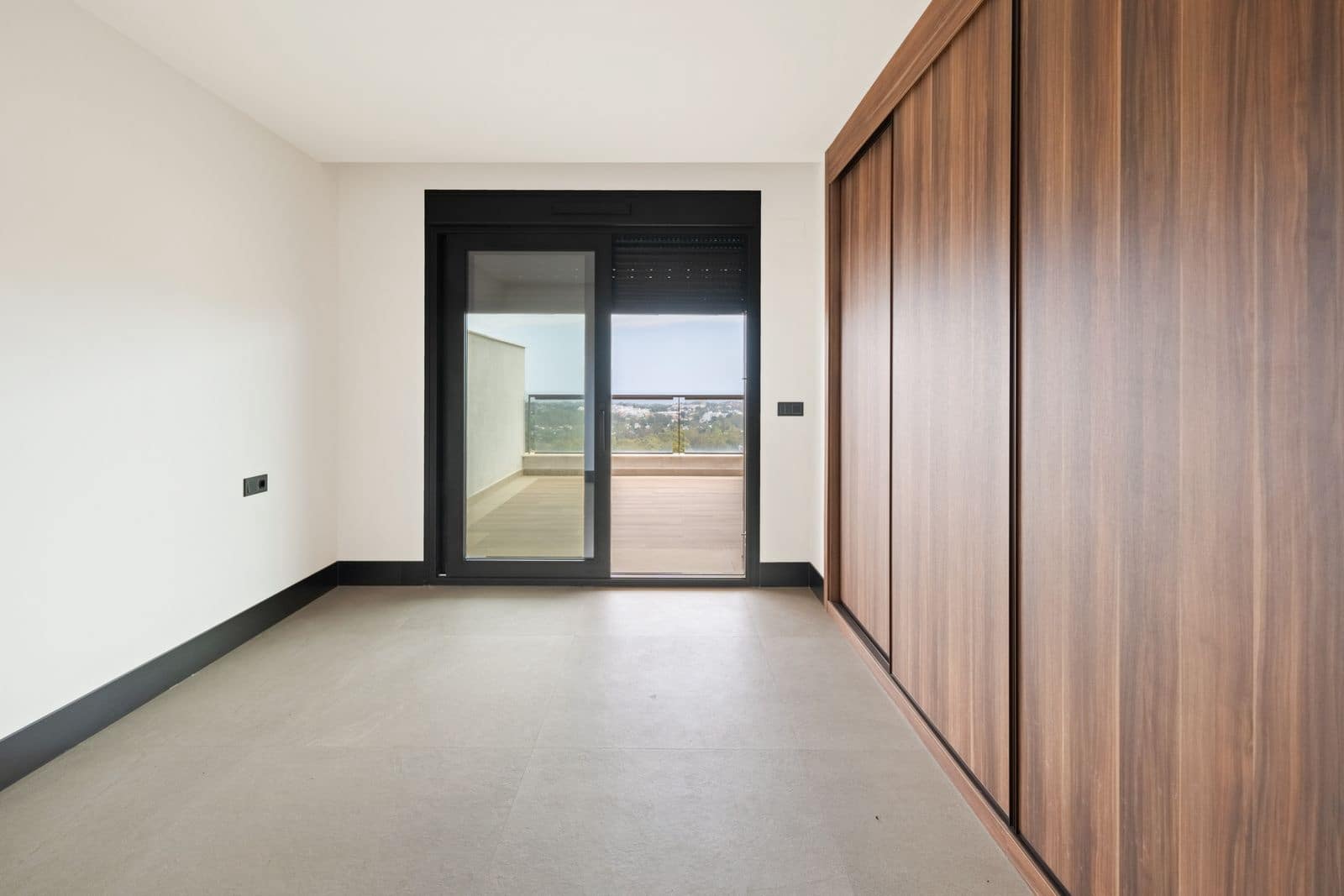 2 bedroom Apartment for sale in Nueva Andalucia - € 850,000 (Ref: 9738765)