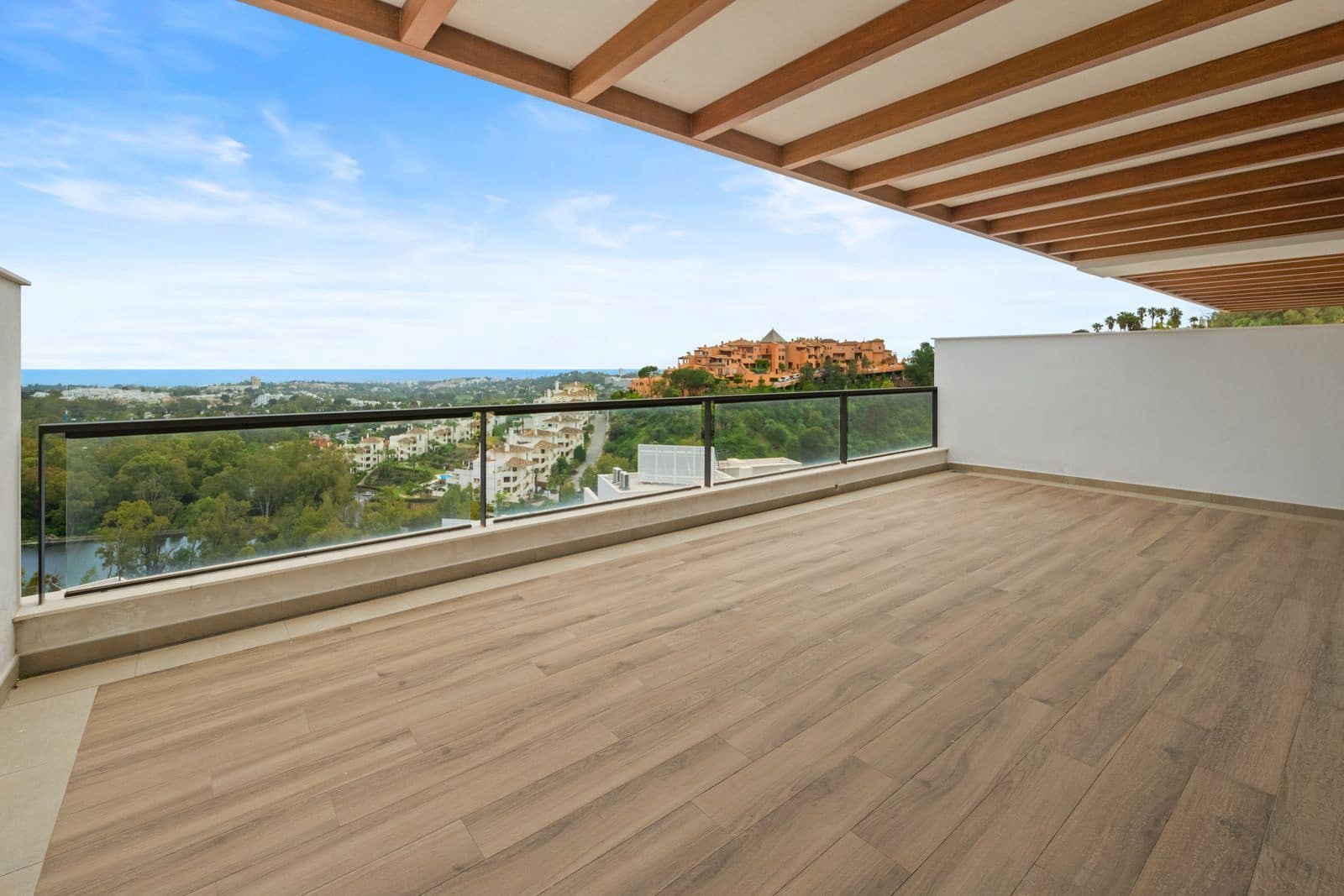 2 bedroom Apartment for sale in Nueva Andalucia - € 850,000 (Ref: 9738765)