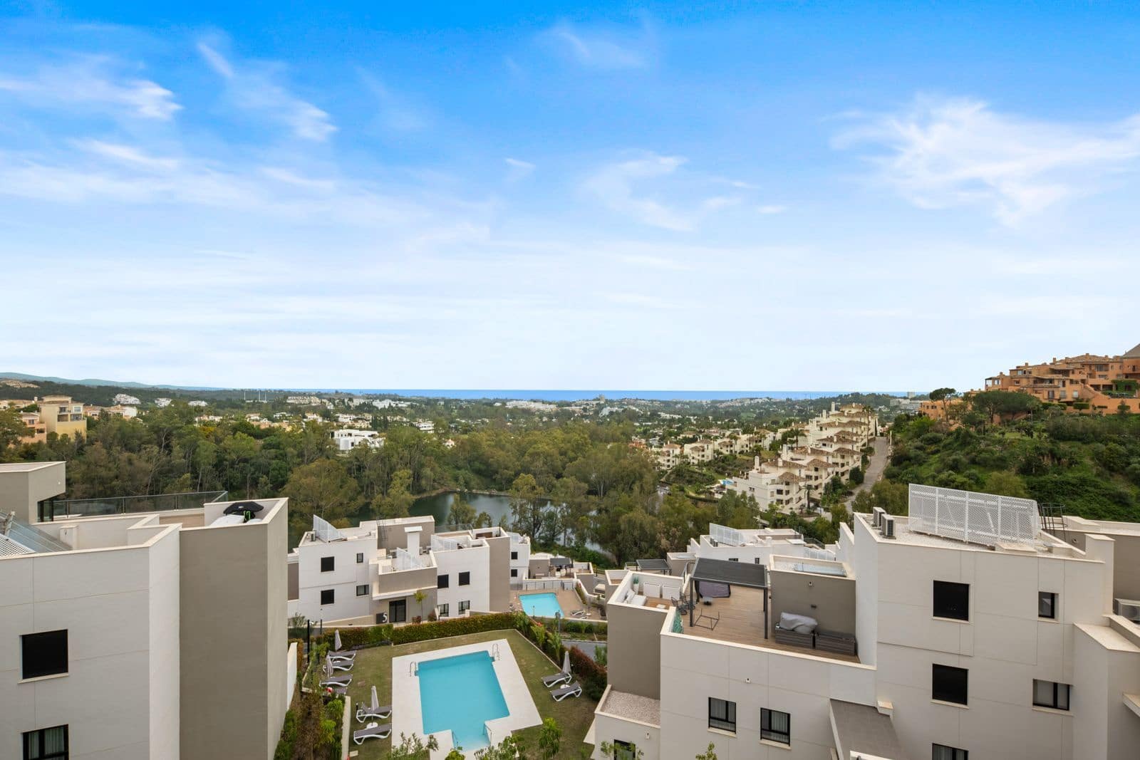 2 bedroom Apartment for sale in Nueva Andalucia - € 850,000 (Ref: 9738765)