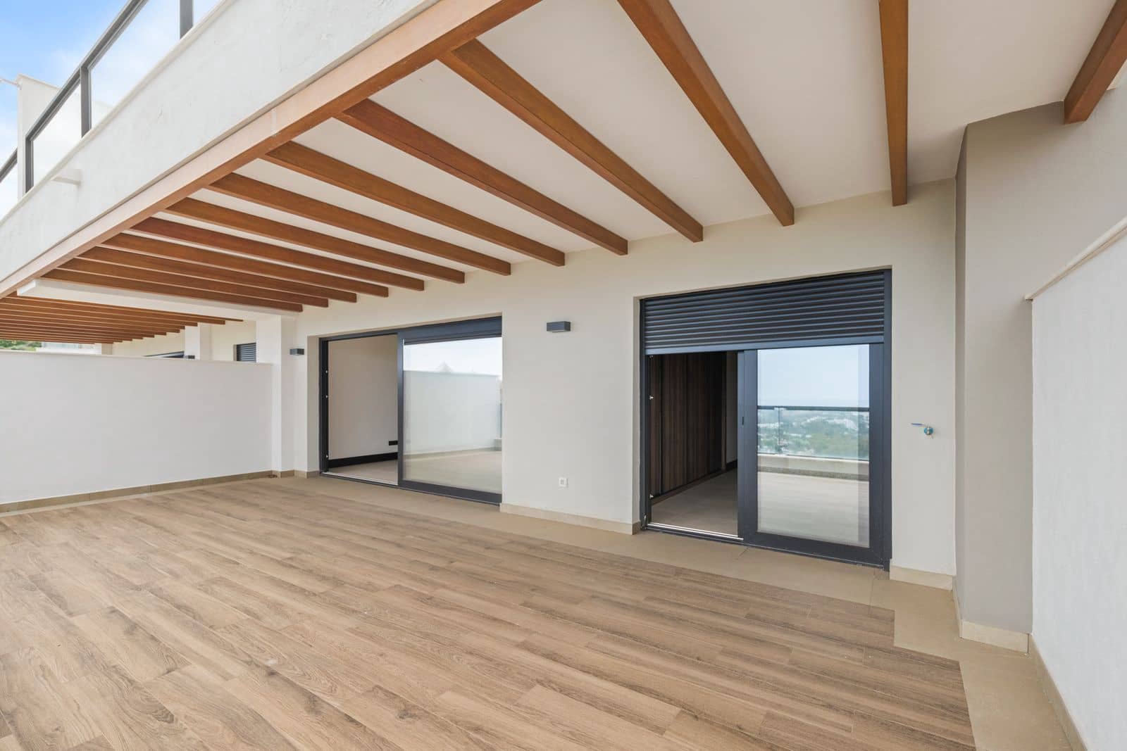 2 bedroom Apartment for sale in Nueva Andalucia - € 850,000 (Ref: 9738765)