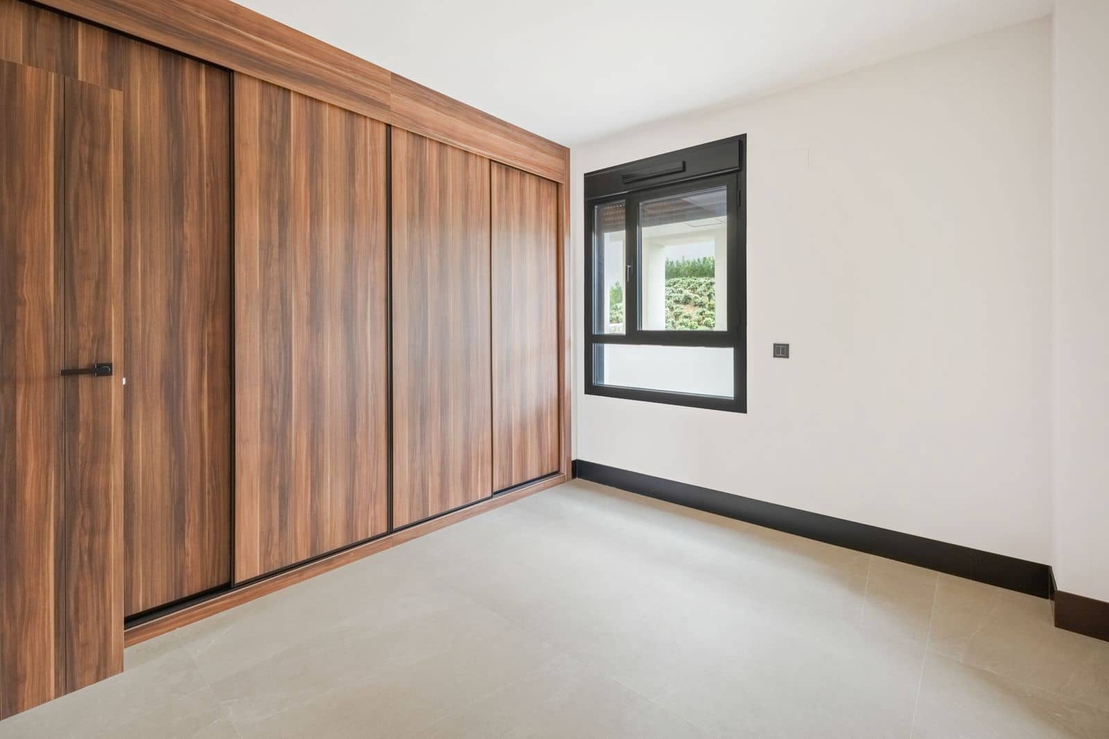 2 bedroom Apartment for sale in Nueva Andalucia - € 850,000 (Ref: 9738765)