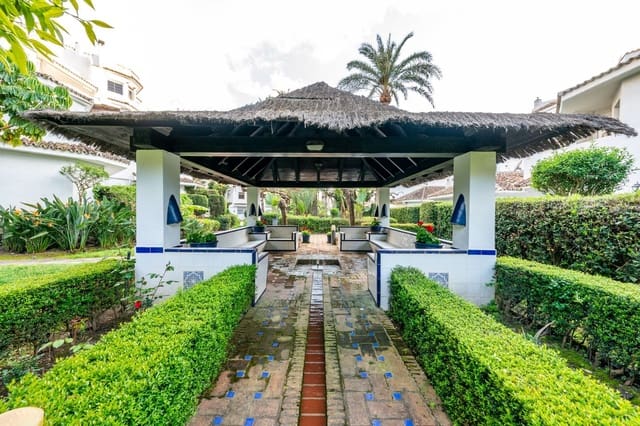 2 sovrum Takvåning till salu i Elviria, Marbella - 599 990 € (Ref: 9738769)