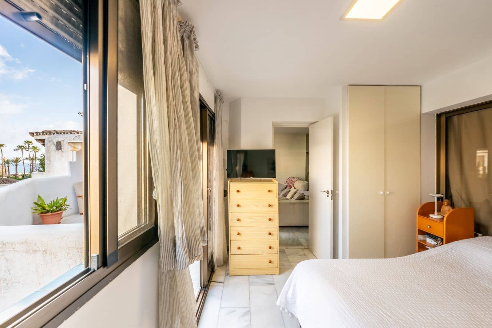 2 bedroom Penthouse for sale in Elviria - € 599,990 (Ref: 9738769)