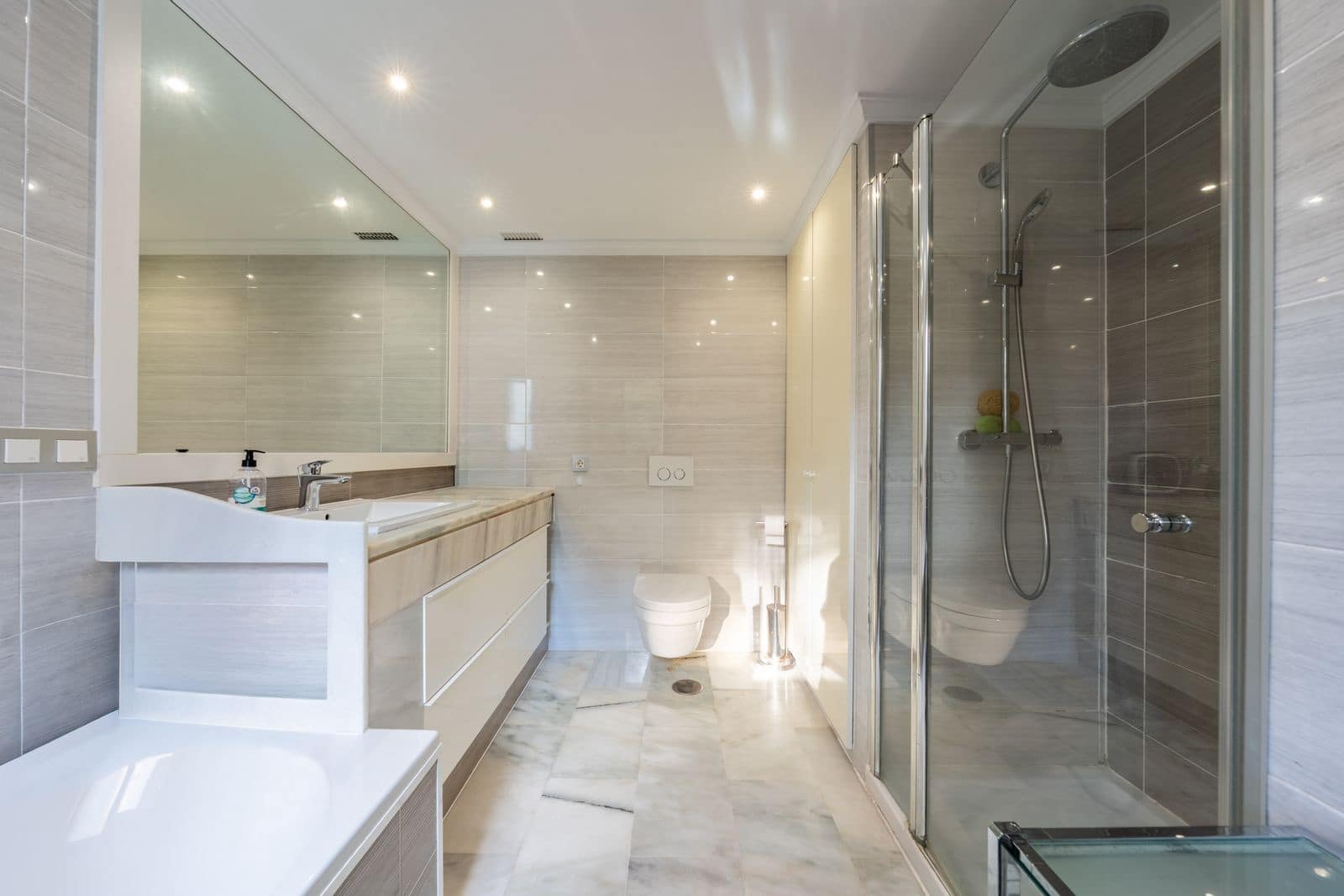 2 bedroom Penthouse for sale in Elviria - € 599,990 (Ref: 9738769)