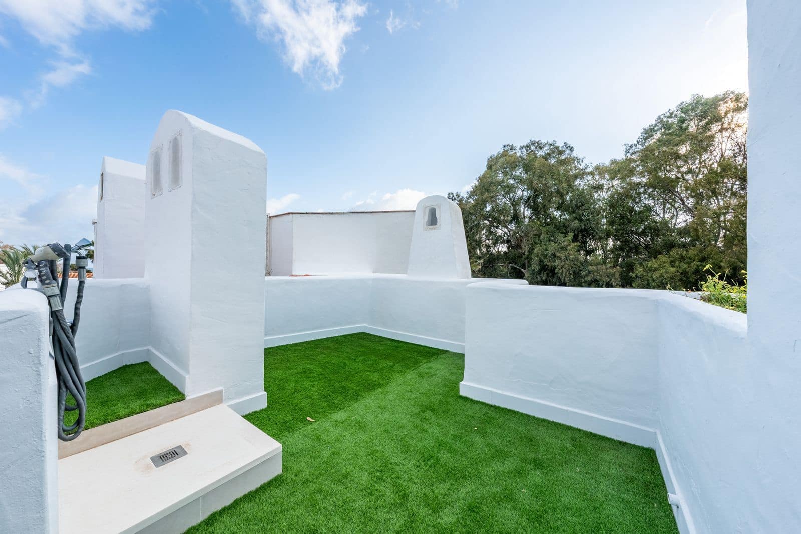 2 bedroom Penthouse for sale in Elviria - € 599,990 (Ref: 9738769)