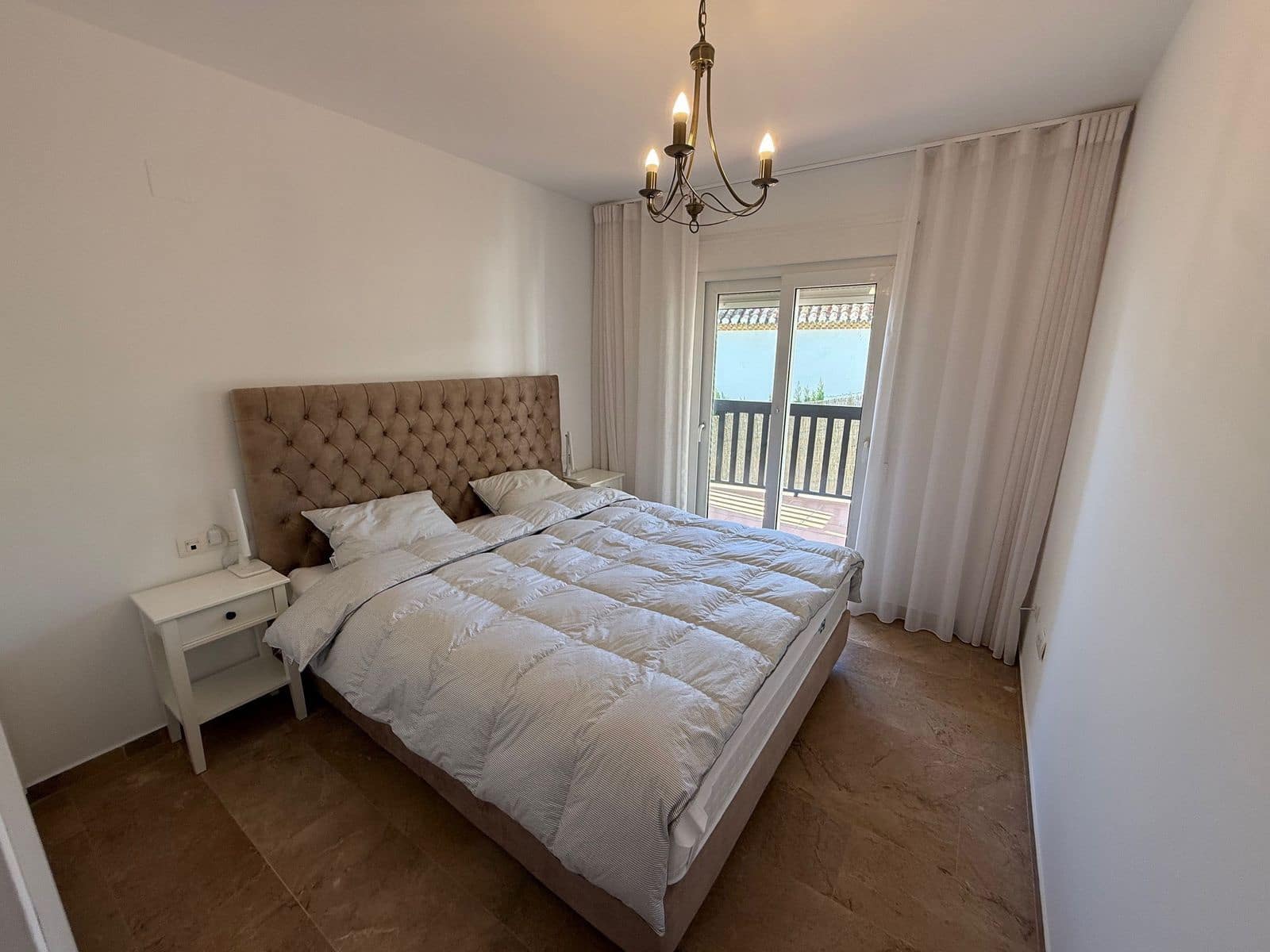 2 bedroom Apartment for sale in Calahonda - € 579,000 (Ref: 9738778)