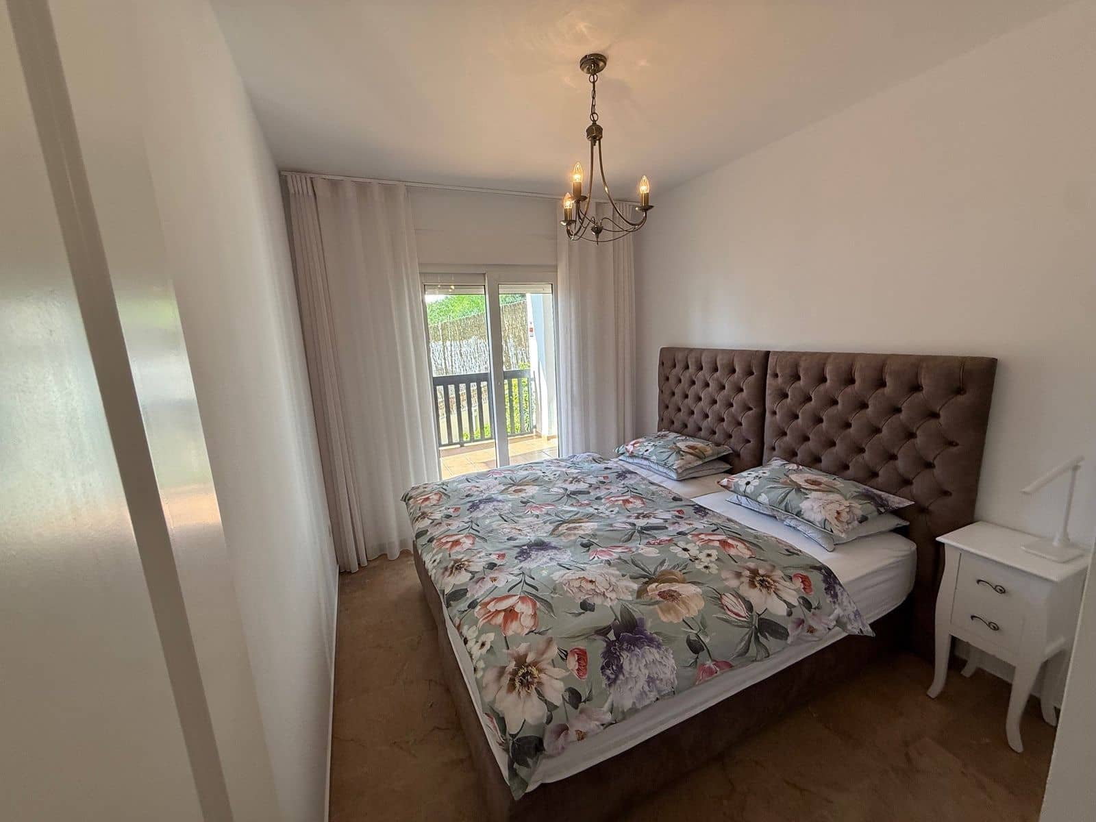 2 bedroom Apartment for sale in Calahonda - € 579,000 (Ref: 9738778)