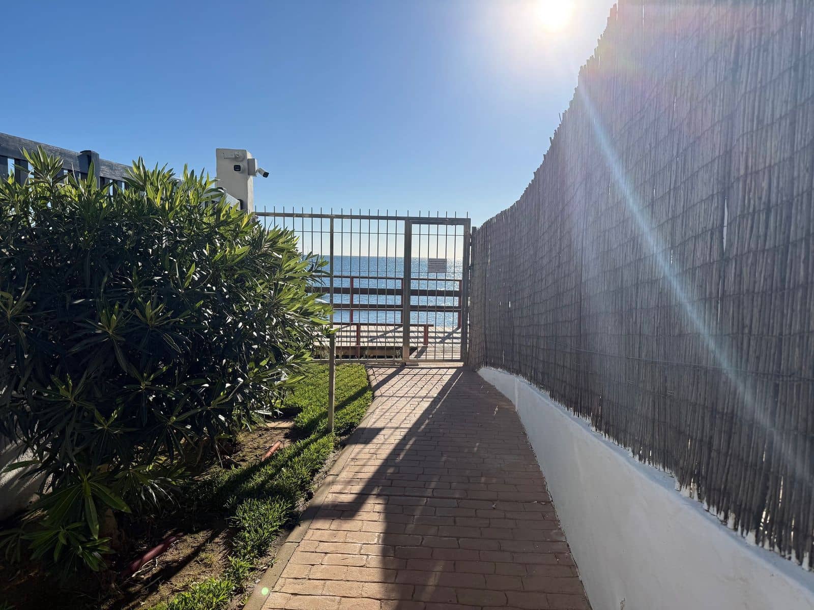 2 bedroom Apartment for sale in Calahonda - € 579,000 (Ref: 9738778)