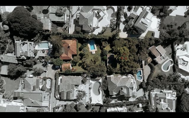 Building Plot for sale in Marbesa, Marbella - € 1,760,000 (Ref: 9738780)