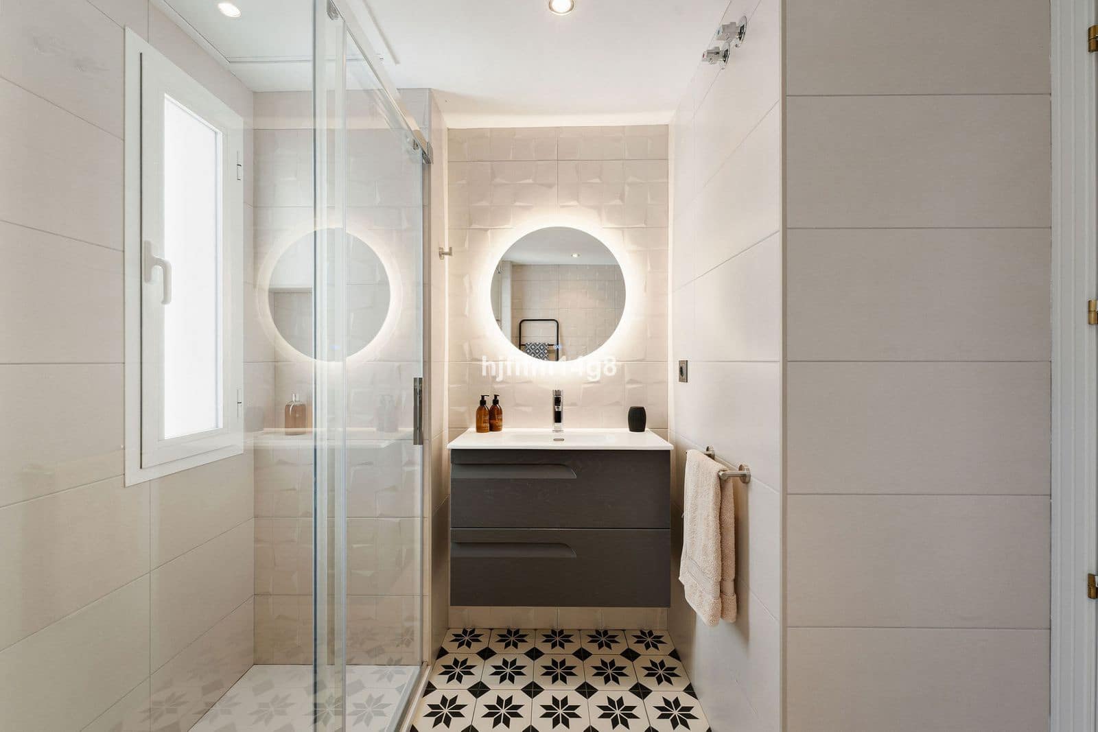 1 bedroom Penthouse for sale in Nueva Andalucia - € 415,000 (Ref: 9738781)