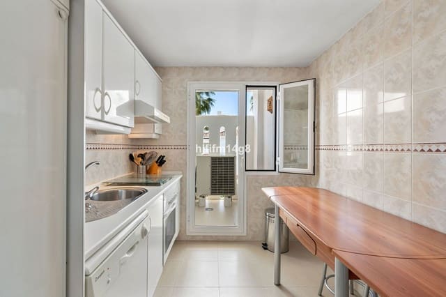 1 makuuhuone Kattohuoneisto myytävänä paikassa Nueva Andalucia, Marbella - 415 000 € (Ref: 9738781)