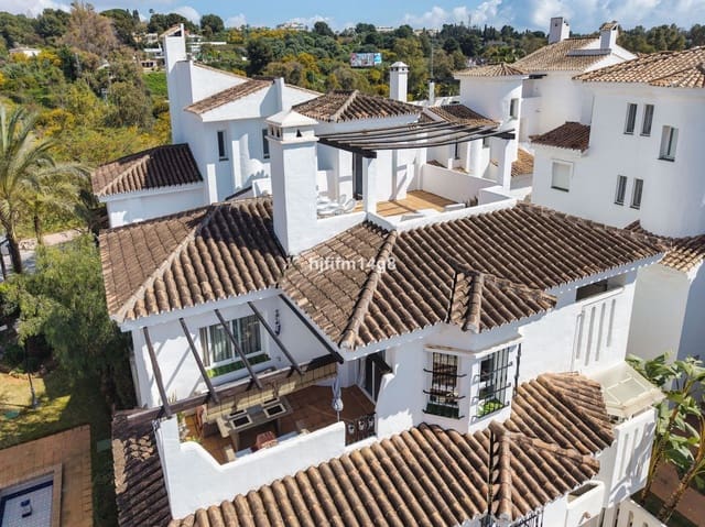 1 makuuhuone Kattohuoneisto myytävänä paikassa Nueva Andalucia, Marbella - 415 000 € (Ref: 9738781)