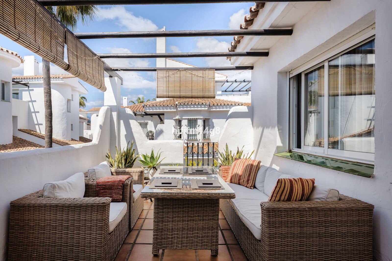 1 bedroom Penthouse for sale in Nueva Andalucia - € 415,000 (Ref: 9738781)