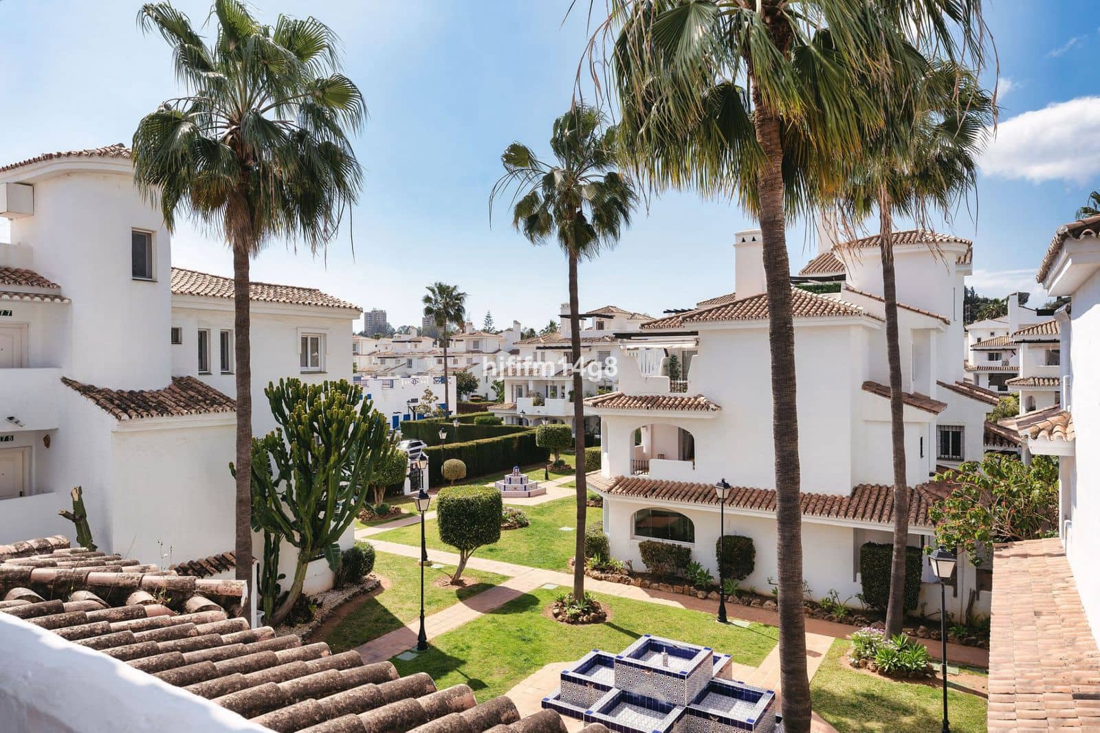1 bedroom Penthouse for sale in Nueva Andalucia - € 415,000 (Ref: 9738781)