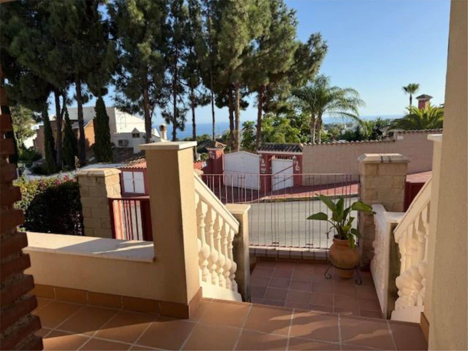 Pareado de 3 habitaciones en Calahonda en venta - 742.400 € (Ref: 9738783)