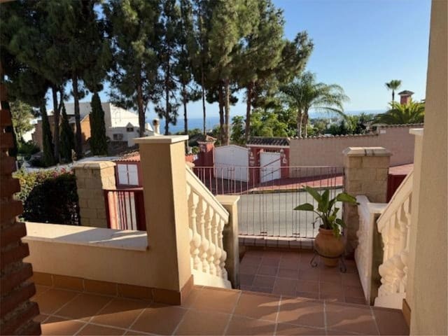 Pareado de 3 habitaciones en Calahonda, Mijas en venta - 742.400 € (Ref: 9738783)