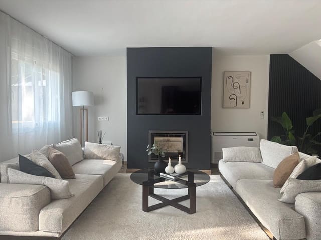 Casa de 4 habitaciones en El Paraiso, Estepona en venta - 795.000 € (Ref: 9738799)