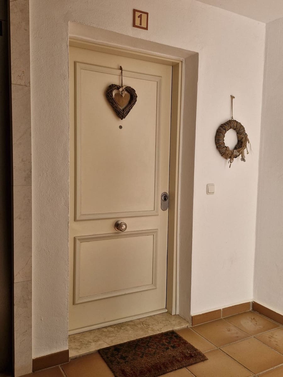 2 bedroom Apartment for sale in Calahonda - € 439,000 (Ref: 9738800)