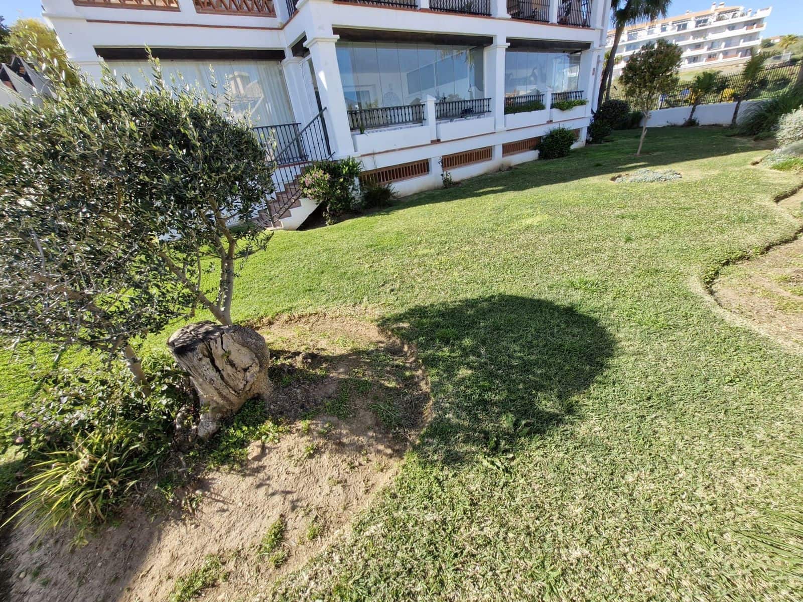 2 bedroom Apartment for sale in Calahonda - € 439,000 (Ref: 9738800)