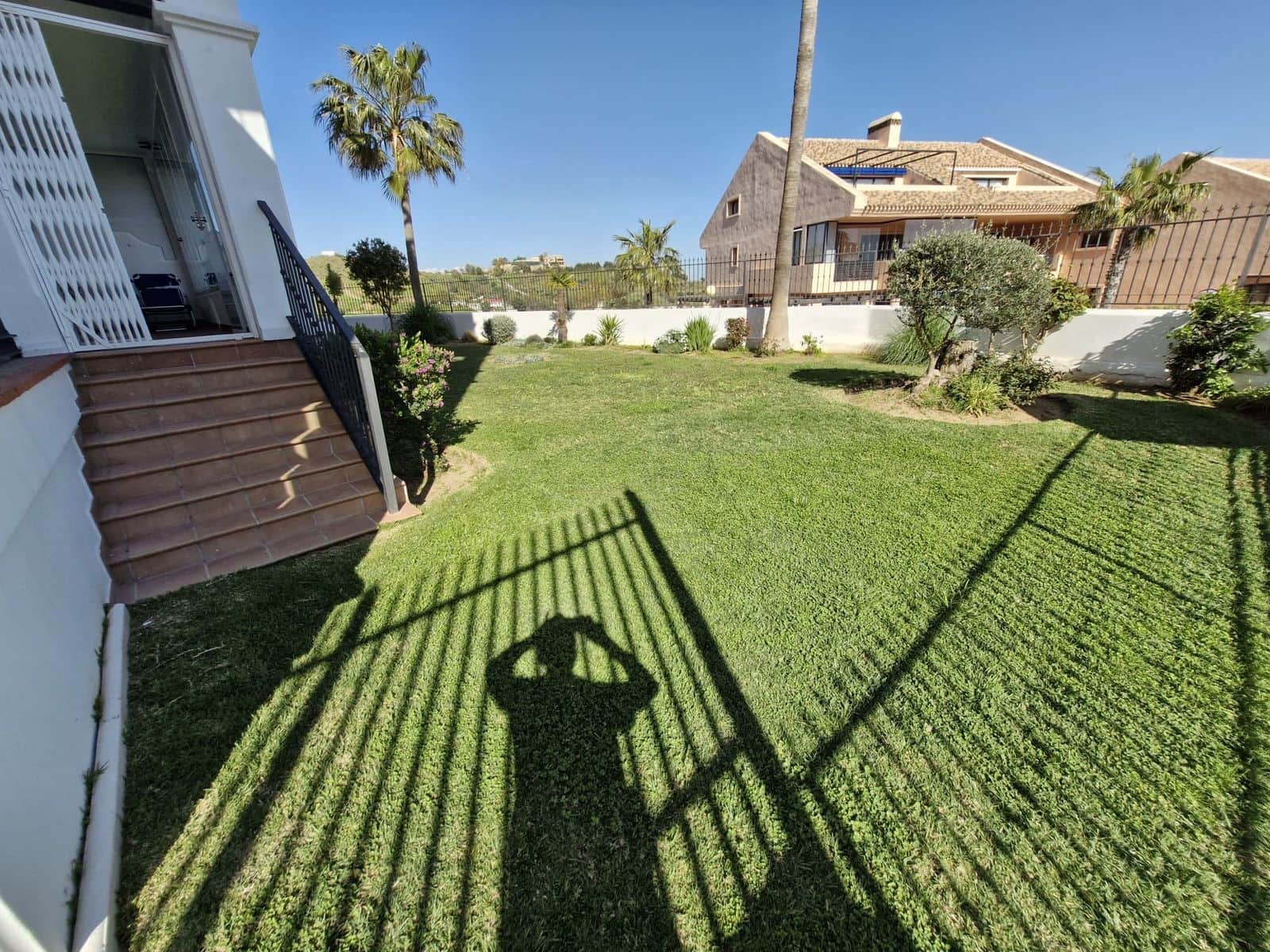 2 bedroom Apartment for sale in Calahonda - € 439,000 (Ref: 9738800)