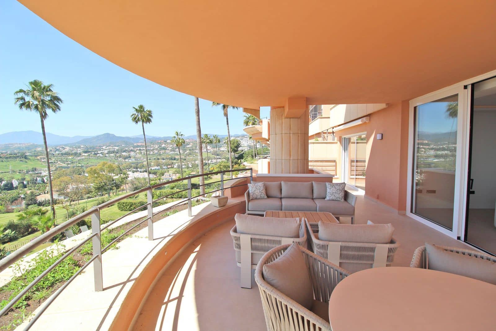 3 bedroom Apartment for sale in Nueva Andalucia - € 1,650,000 (Ref: 9738804)