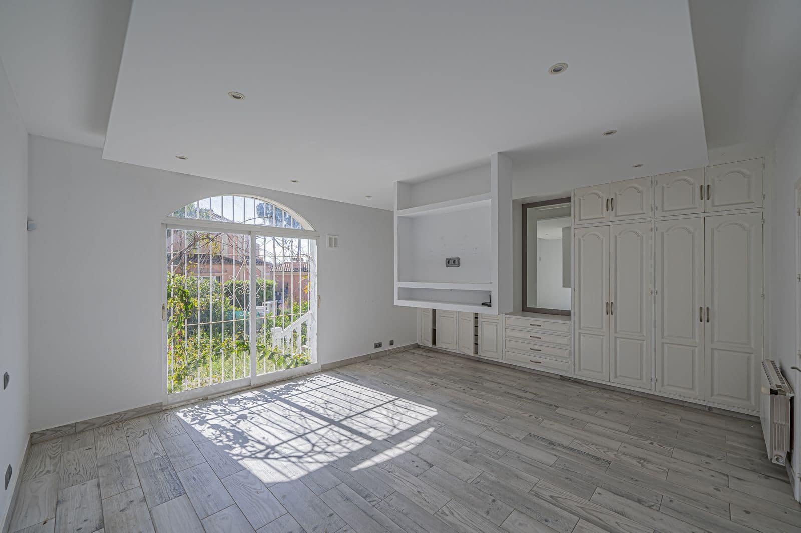 4 quarto Moradia para venda em El Paraiso - 1 700 000 € (Ref: 9738807)