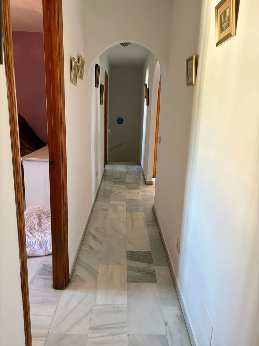 5 soveværelse Byhus til salg i Estepona - € 875.000 (Ref: 9738808)