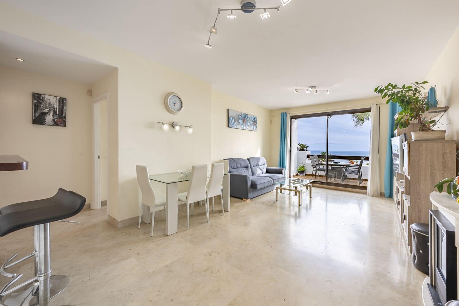 2 sovrum Lägenhet till salu i La Alcaidesa - 479 000 € (Ref: 9738811)