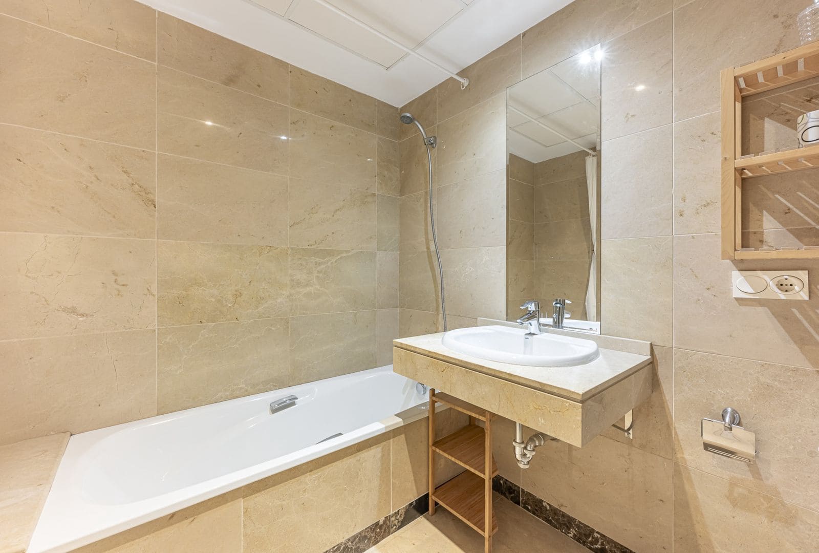 2 sovrum Lägenhet till salu i La Alcaidesa - 479 000 € (Ref: 9738811)