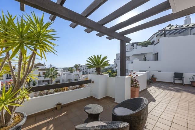 2 bedroom Apartment for sale in La Alcaidesa - € 458,000 (Ref: 9738812)