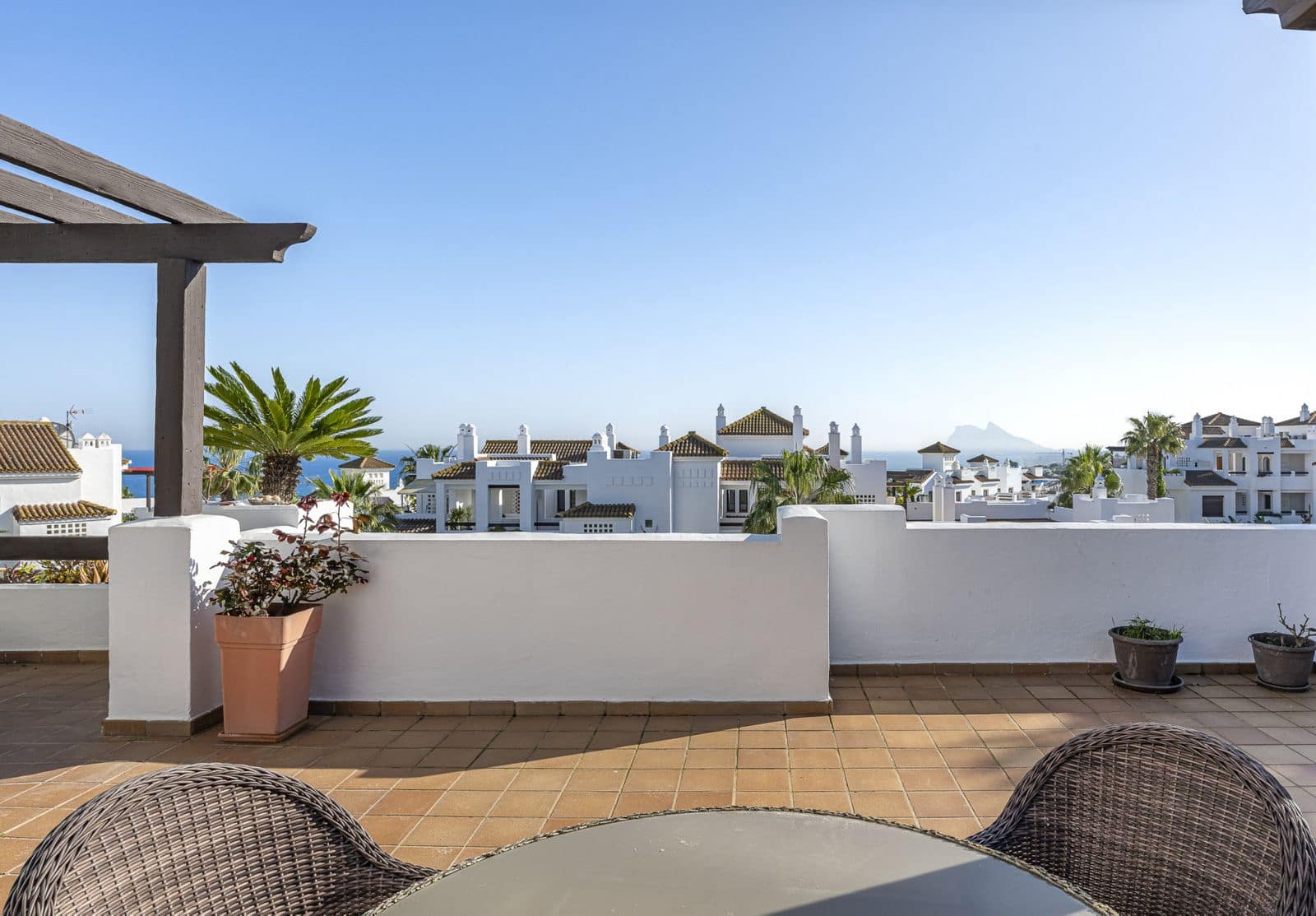 2 bedroom Apartment for sale in La Alcaidesa - € 458,000 (Ref: 9738812)