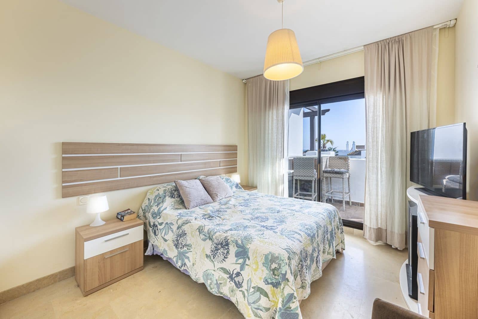 2 bedroom Apartment for sale in La Alcaidesa - € 458,000 (Ref: 9738812)