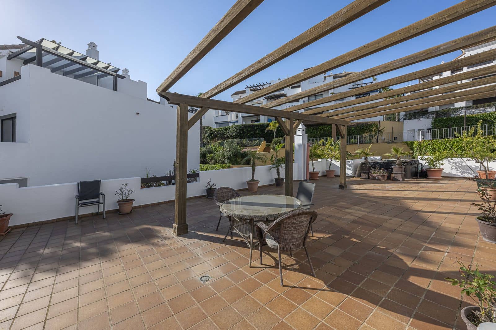 2 bedroom Apartment for sale in La Alcaidesa - € 458,000 (Ref: 9738812)