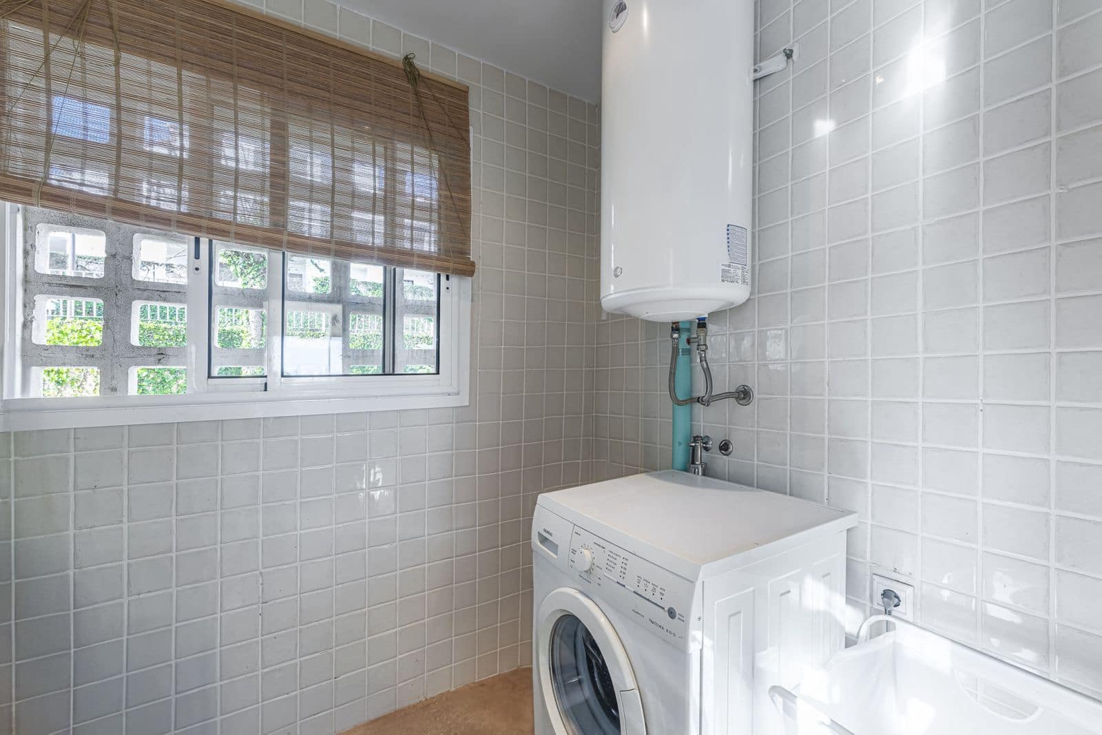 2 bedroom Apartment for sale in La Alcaidesa - € 458,000 (Ref: 9738812)