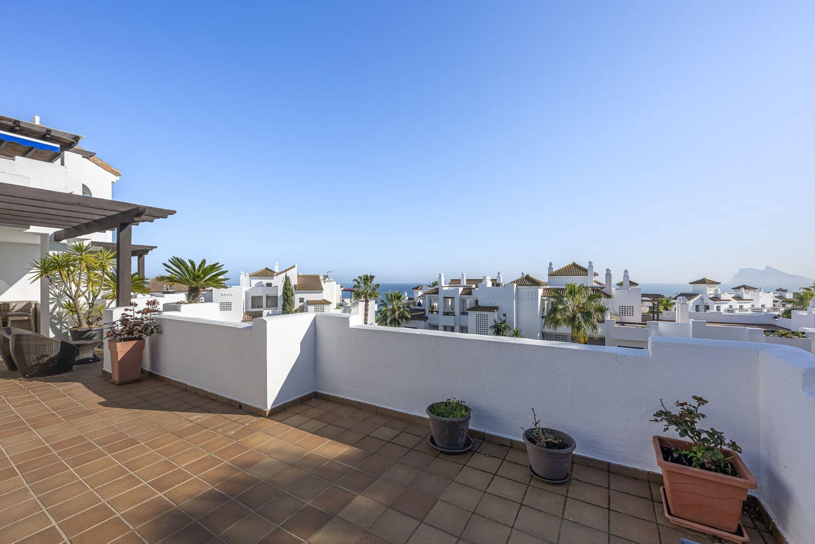 2 bedroom Apartment for sale in La Alcaidesa - € 458,000 (Ref: 9738812)