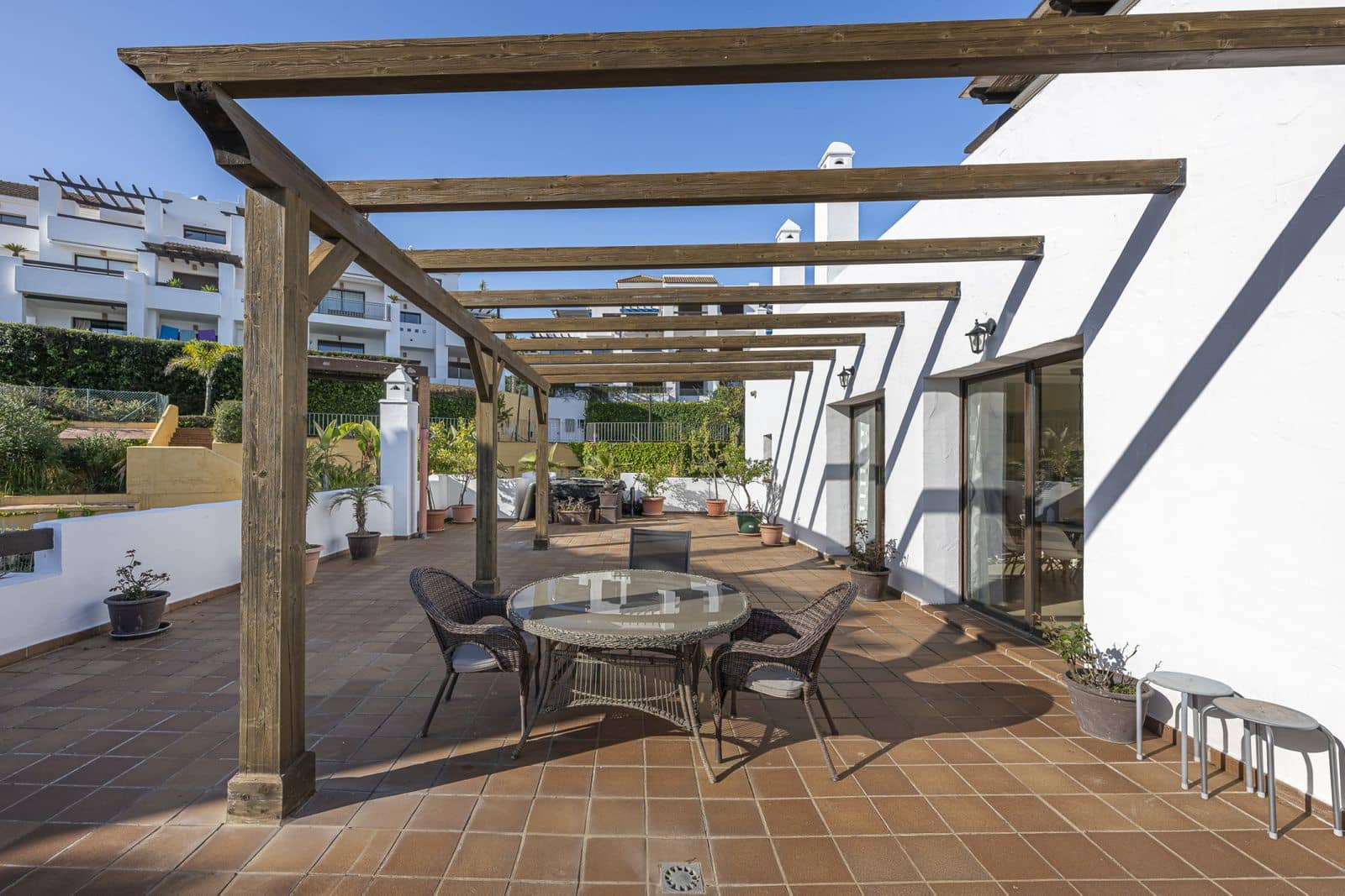 2 bedroom Apartment for sale in La Alcaidesa - € 458,000 (Ref: 9738812)