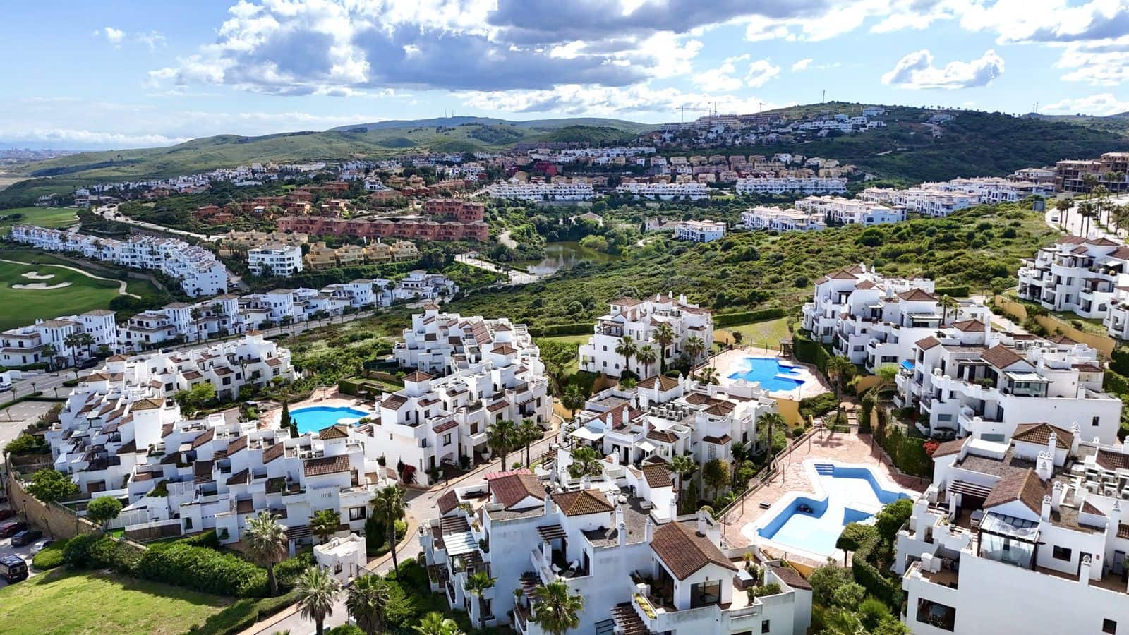 2 bedroom Apartment for sale in La Alcaidesa - € 458,000 (Ref: 9738812)