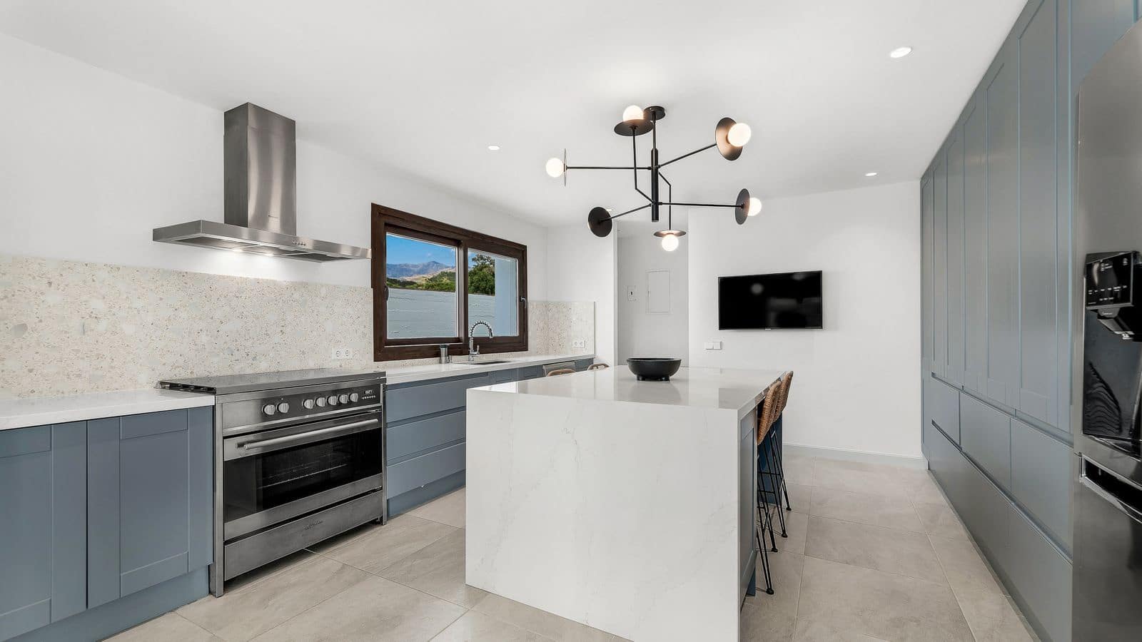 5 camera da letto Villa in vendita in New Golden Mile - 2.195.000 € (Rif: 9738817)