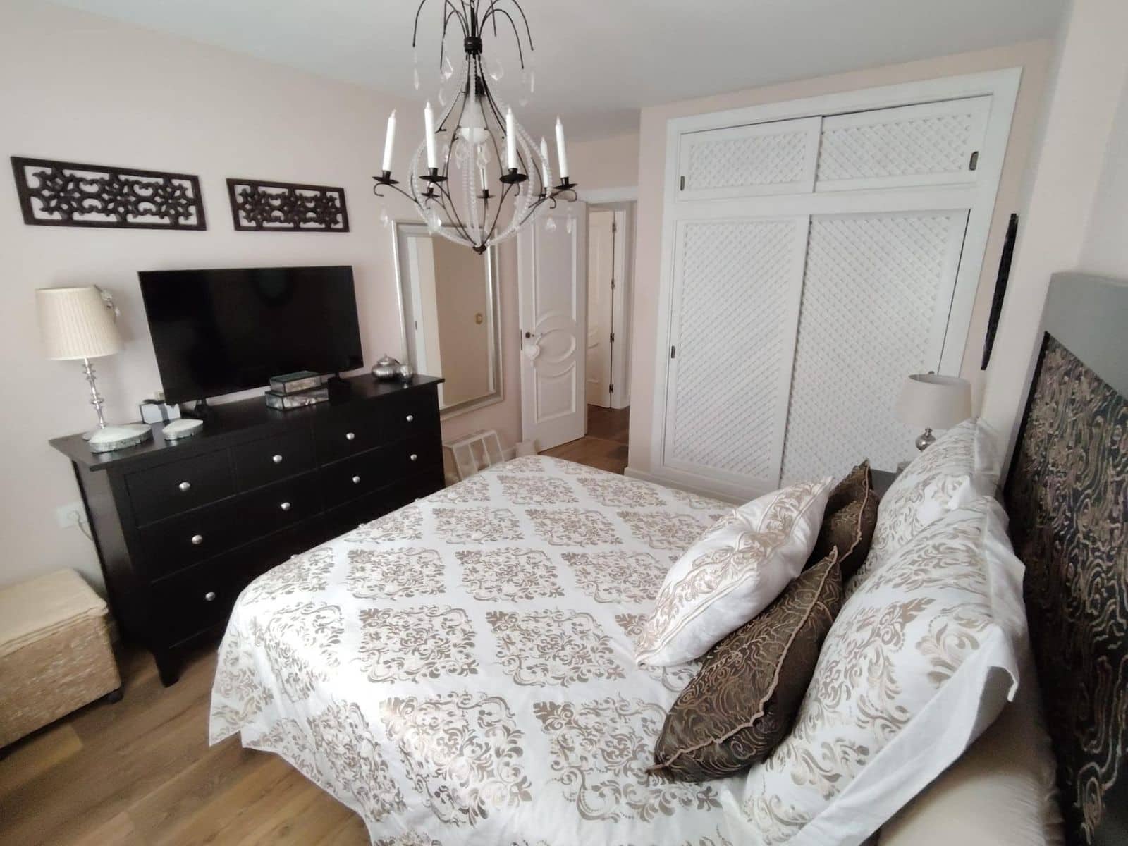 2 bedroom Apartment for sale in Benalmadena - € 800,000 (Ref: 9738821)