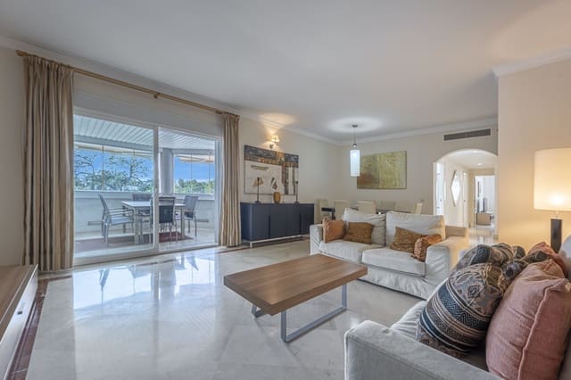 2 bedroom Apartment for sale in Golden Mile, Marbella - € 990,000 (Ref: 9738826)