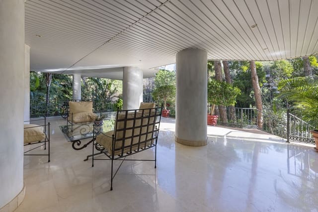 2 bedroom Apartment for sale in Golden Mile, Marbella - € 990,000 (Ref: 9738826)