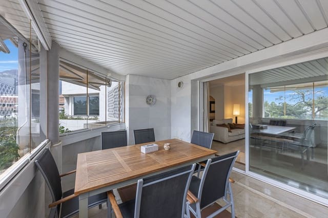 2 bedroom Apartment for sale in Golden Mile, Marbella - € 990,000 (Ref: 9738826)