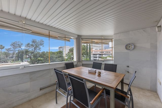 2 bedroom Apartment for sale in Golden Mile, Marbella - € 990,000 (Ref: 9738826)