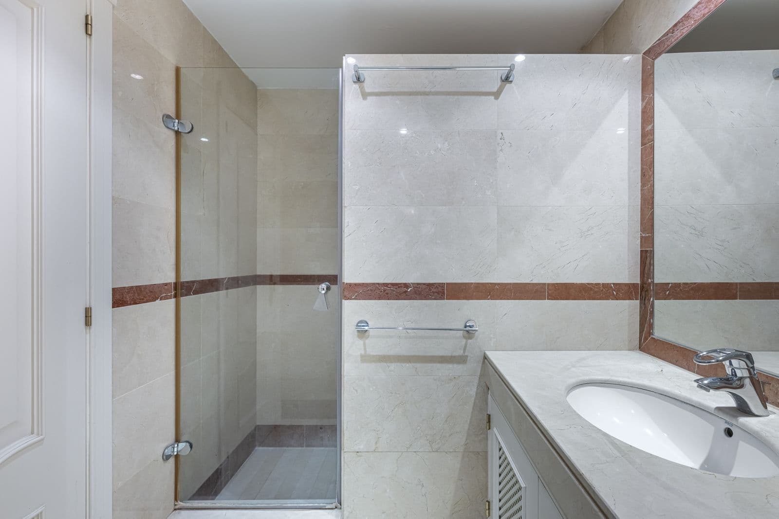 2 bedroom Apartment for sale in Golden Mile - € 990,000 (Ref: 9738826)